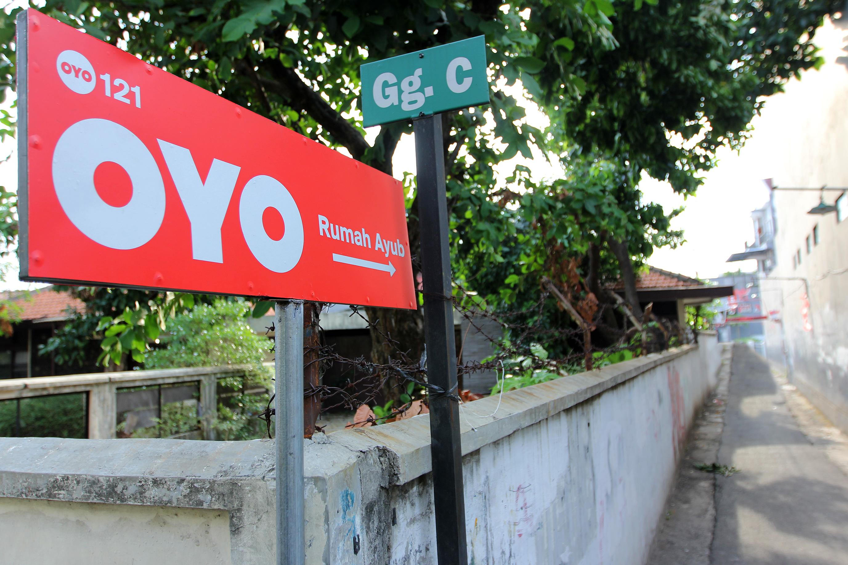 Oyo 121 Rumah Ayub Syariah Hotell Jakarta Exteriör bild